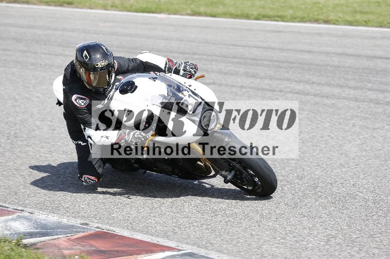 Archiv-2025/09 22.04.2025 Cornu Master School ADR/rot-rouge/31